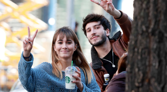 Sebastian Yatra y Aitana ya no se esconden y los besos apasionados lo confirman