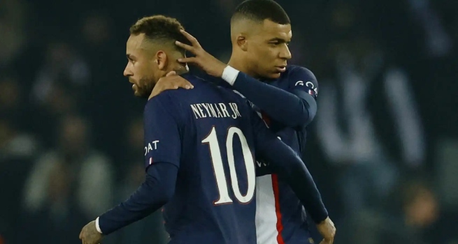 ¿Vestuario roto? Entrenador del PSG se pronunció sobre la relación entre Neymar y Mbappé