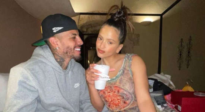 ¿Van a ser padres?: La reacción de Raw Alejandro tras ser consultado sobre sus planes de formar una familia con La Rosalía