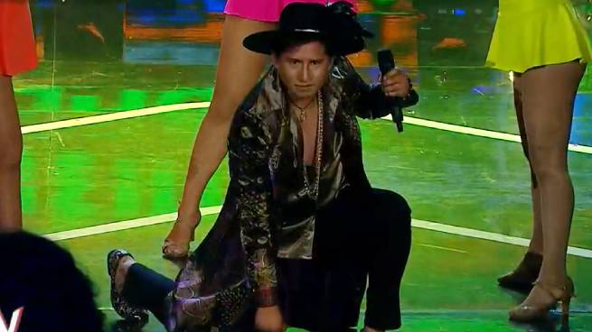 Joss brilló al cantar “Ven mi amor” en la semifinal