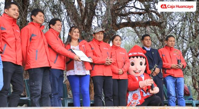 Caja Huancayo cumple jornada de reforestación del Bosque Dorado sembrando 3,500 quinuales