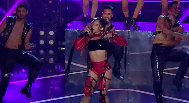 Asmir Young aperturó la noche de La Voz con tremendo concierto