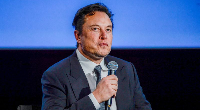 Elon Musk y otros piden una pausa en la inteligencia artificial por los 