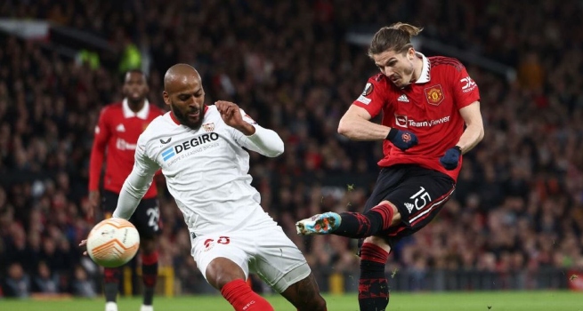 Manchester United empató 2-2 con el Sevilla en los cuartos de final de la Europa League 