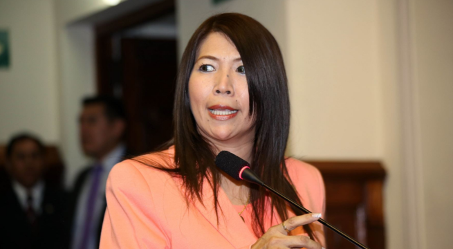 María Cordero Jon Tay, suspendida congresista, ingresó al Parlamento de madrugada: por qué