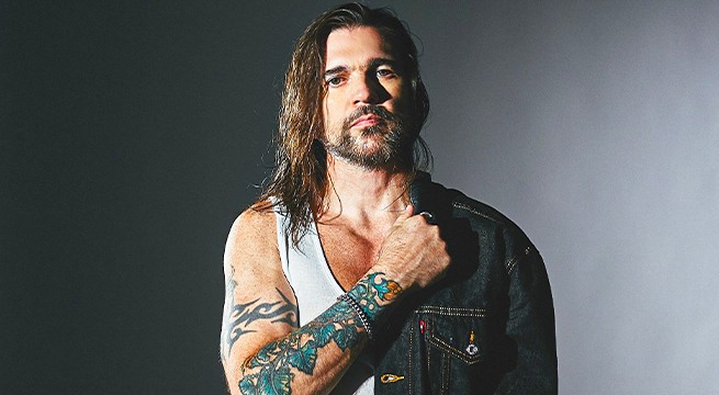 Juanes: Artista cantó en las calles de México al aire libre