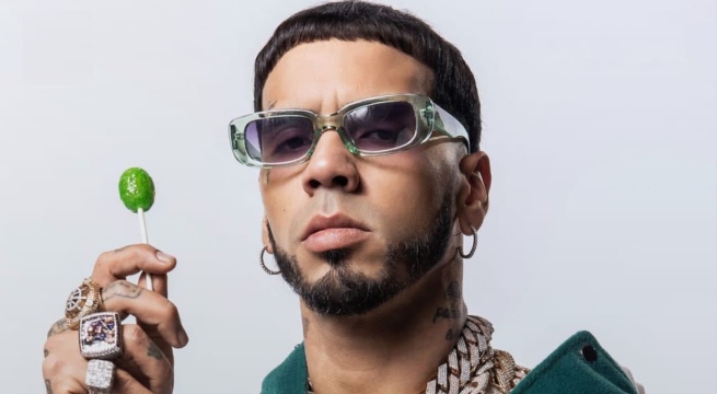 Anuel AA cambia la letra a una de las canciones para mandar indirecta a Karol G
