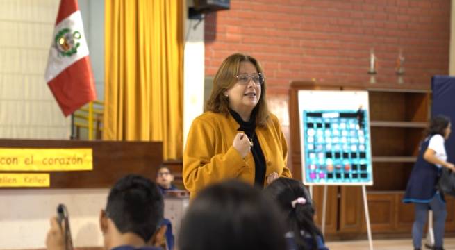 Ministra de Educación rechaza nombramiento automático de docentes