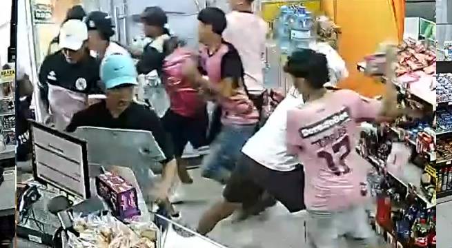 Barristas de conocido club protagonizan robo en manada