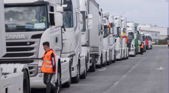Gobierno argentino logró levantar huelga de transportes tras parálisis de 17 horas