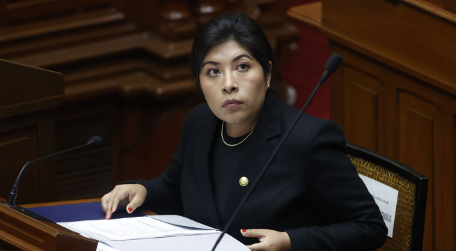 Poder Judicial dicta impedimento de salida del país contra Betssy Chávez por 10 meses