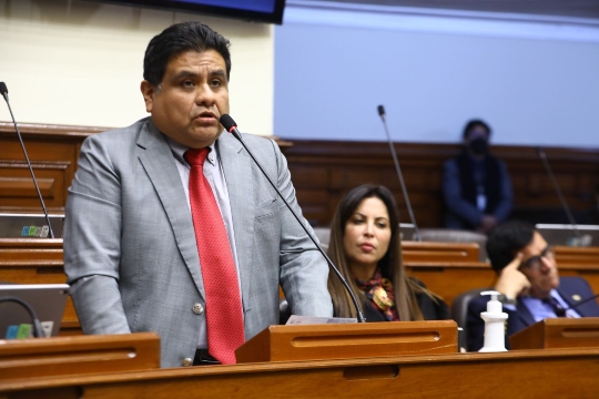 Comisión de Fiscalización cita al chofer del 'cofre' presidencial