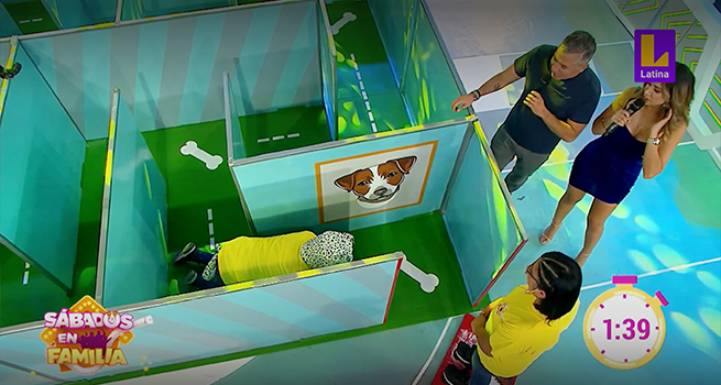 ¡Retrocede, retrocede!: guía mal a su esposo y se desquita con él en juego de Sábados en Familia
