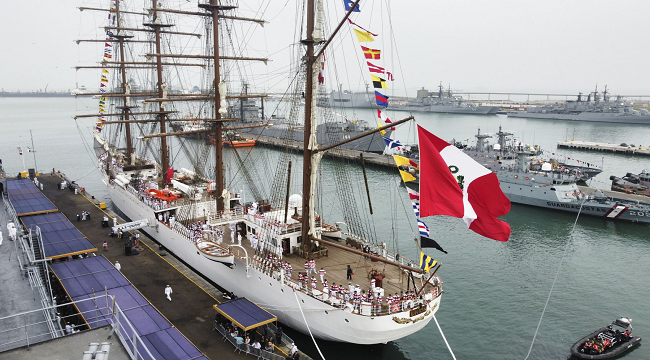 ¡Feliz Navidad! Este es el emotivo saludo navideño del BAP Unión camino a Grecia