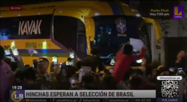 Hinchas peruanos enloquecen por Neymar y compañía en hotel de concentración de Brasil