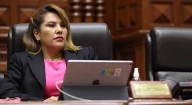 Comisión de Ética aprueba investigar a Digna Calle