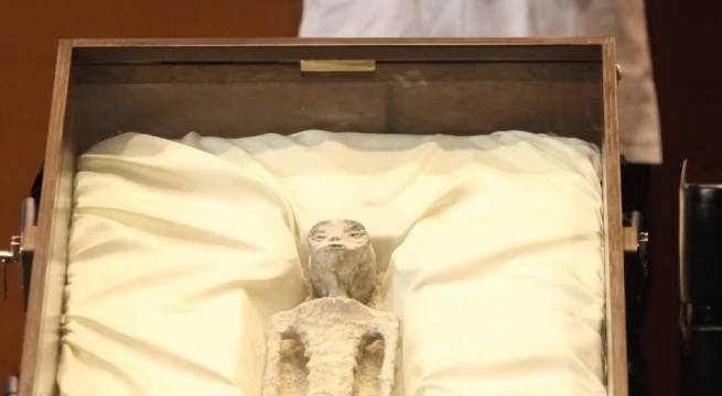 Comunidad científica de UNAM se pronuncia sobre momias presentadas en México