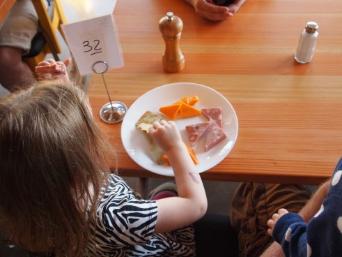 Diez consejos para que tu hijo coma bien, sano y feliz