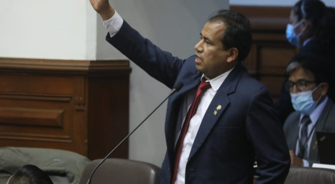 Comisión de Ética declara procedente denuncia contra congresista Edgar Tello por caso 'Mochasueldo'