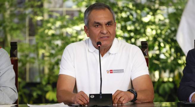 Presentan moción de censura contra ministro del Interior, Vicente Romero