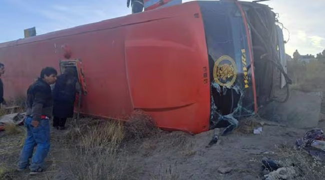 Arequipa: un muerto y más de 15 heridos tras despiste de bus