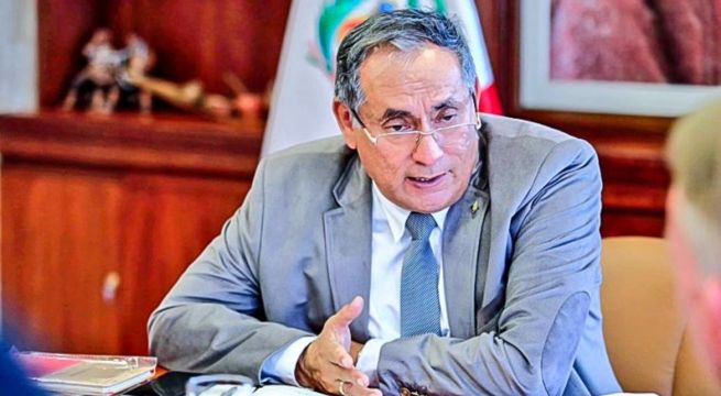 Fiscalía abre investigación contra ministro de Energía y Minas, Óscar Vera Gargurevich