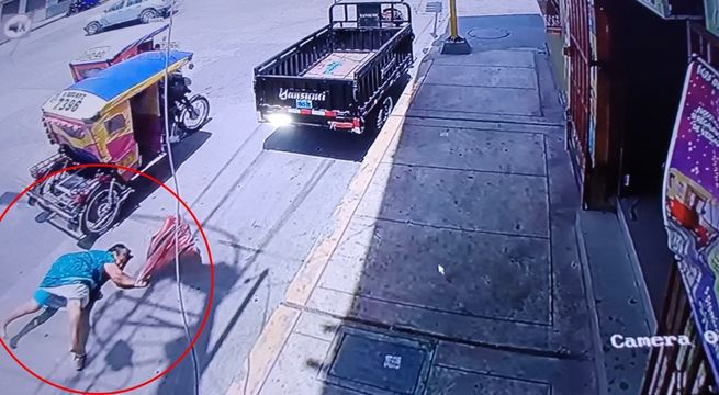 Anciana se lanza de mototaxi tras ser asaltada en Tumbes | VIDEO