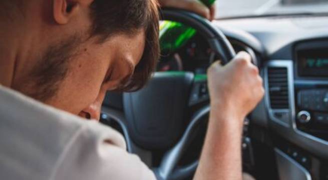 ¿Es delito estar ebrio dentro de tu auto si estás estacionado?