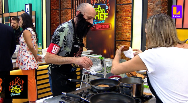 Es una buena amiga: Mónica prefirió ayudar a Christian con su sánguche antes que buscar su receta en El Gran Chef Famosos