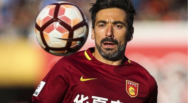 Apuñalan al exfutbolista argentino Ezequiel 