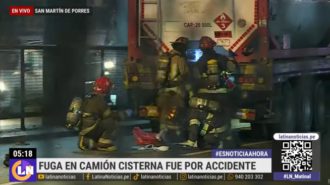 SMP: camión que transportaba sustancia química estrella contra puente y genera alerta | VIDEO 