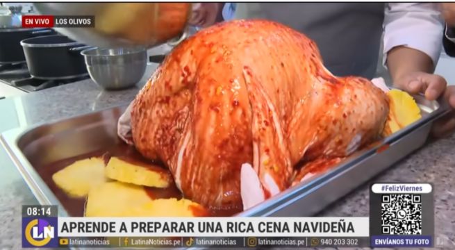 ¿Cómo hornear y condimentar el pavo navideño?