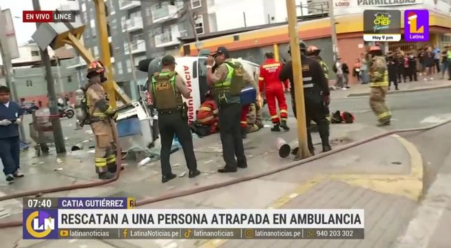 Choque entre bus y ambulancia deja un herido de gravedad