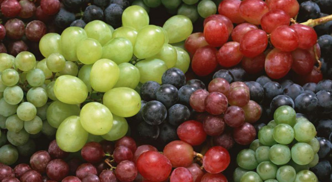 Cuáles son los beneficios de comer uvas por la noche