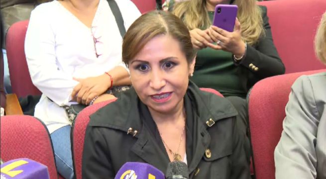 Pese a suspensión, Patricia Benavides asiste a evento llamado 'Día del triunfo de la democracia'
