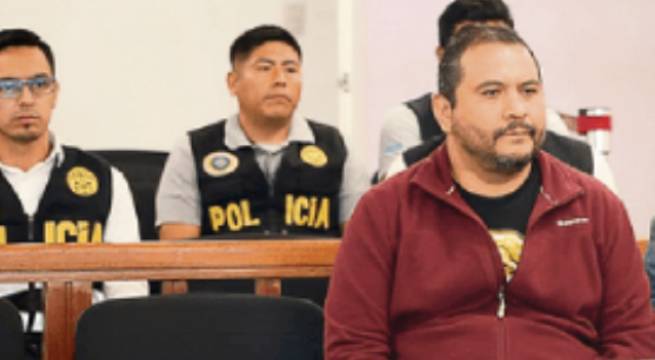 Villanueva reconoce chats con congresista que involucran a Patricia Benavides