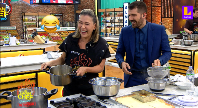 Está creativo: Peláez se divierte creando rima con los participantes en El Gran Chef Famosos