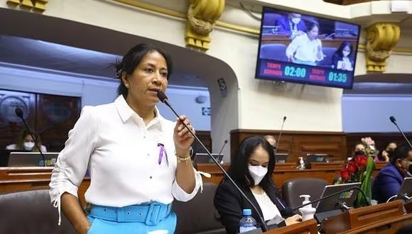 Fiscalía investiga a extrabajadora que acusó a Rosío Torres de “mochasueldo”