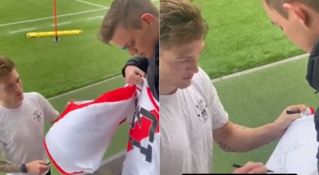 Oliver Sonne firmó camisetas de Perú tras entrenamiento con Silkeborg