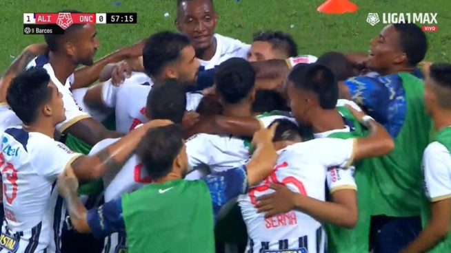 Hernán Barcos y su doblete en la 'Noche Blanquiazul' que ilusiona a los hinchas de Alianza Lima