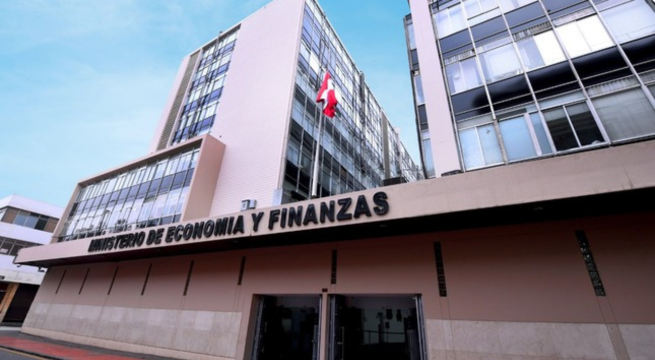 FACHADA MINISTERIO DE ECONOMÍA Y FINANZAS 4