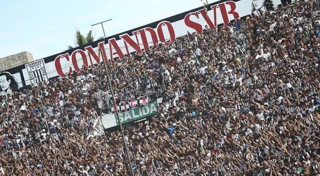 Mujer queda impactada al saber que hinchas de Alianza escriben 'Comando Sur' con 'V' | VIDEO
