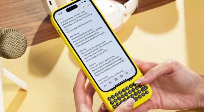 ¡Al estilo BlackBerry! Lanzan funda con teclado incluído para iPhone 15
