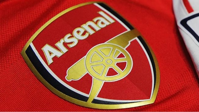 Exjugador del Arsenal fue hospitalizado por 