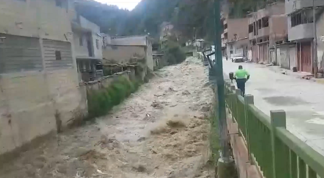 Defensoría exige acciones inmediatas por huaicos que bloquean vías en el Vraem