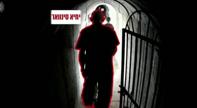 Líder de Hamás huye a través de un túnel en Gaza | VIDEO