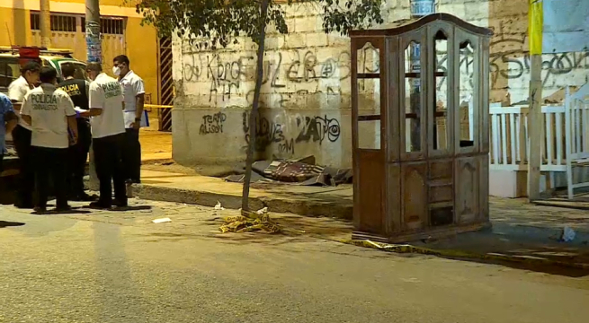 Matan a mujer degollándola en plena vía pública