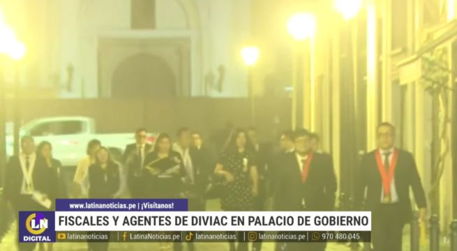Agentes de la Diviac y fiscales llega a Palacio de Gobierno para realizar allanamiento