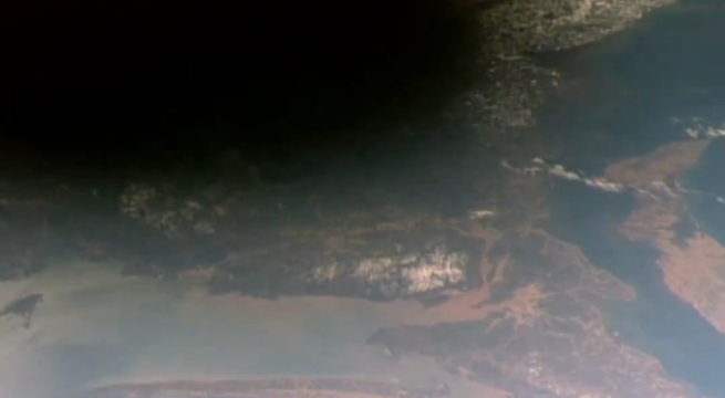 Una sombra recorre la Tierra: así se vio el eclipse solar desde el espacio [Video]