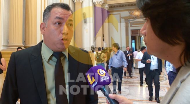 Caso 'Chapafirmas': Congresista Espinoza niega saber lo que hacen sus trabajadores en su despacho pese a evidencias | VIDEO